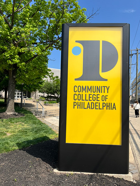 16th Street Signage