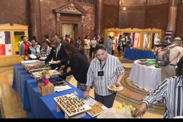 Attendees serve themselves lunch